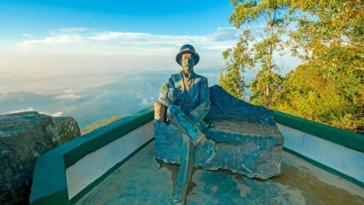 Lipton Seat Sri Lanka: A Scenic Hilltop View of the Tea Plantations